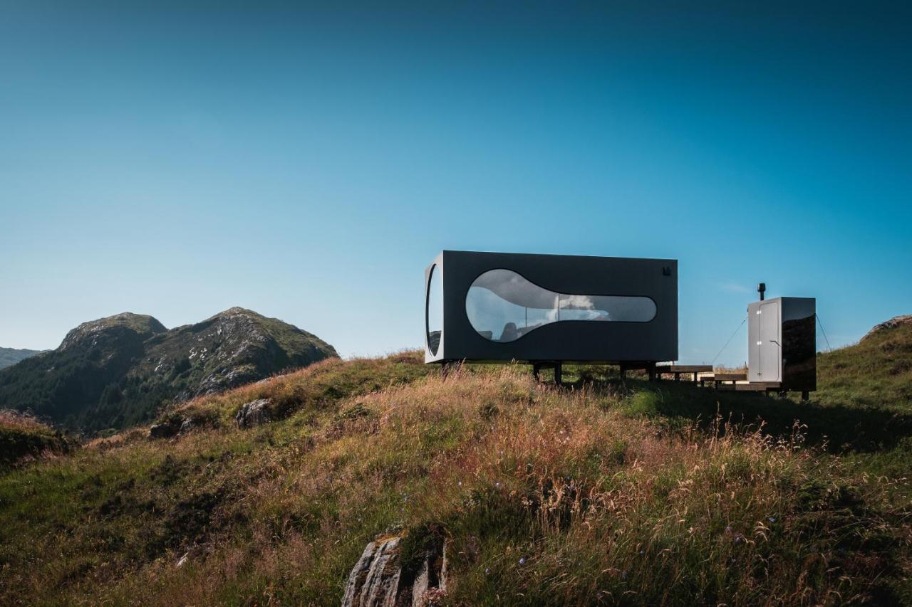 Birdbox Reksta Lodge *
